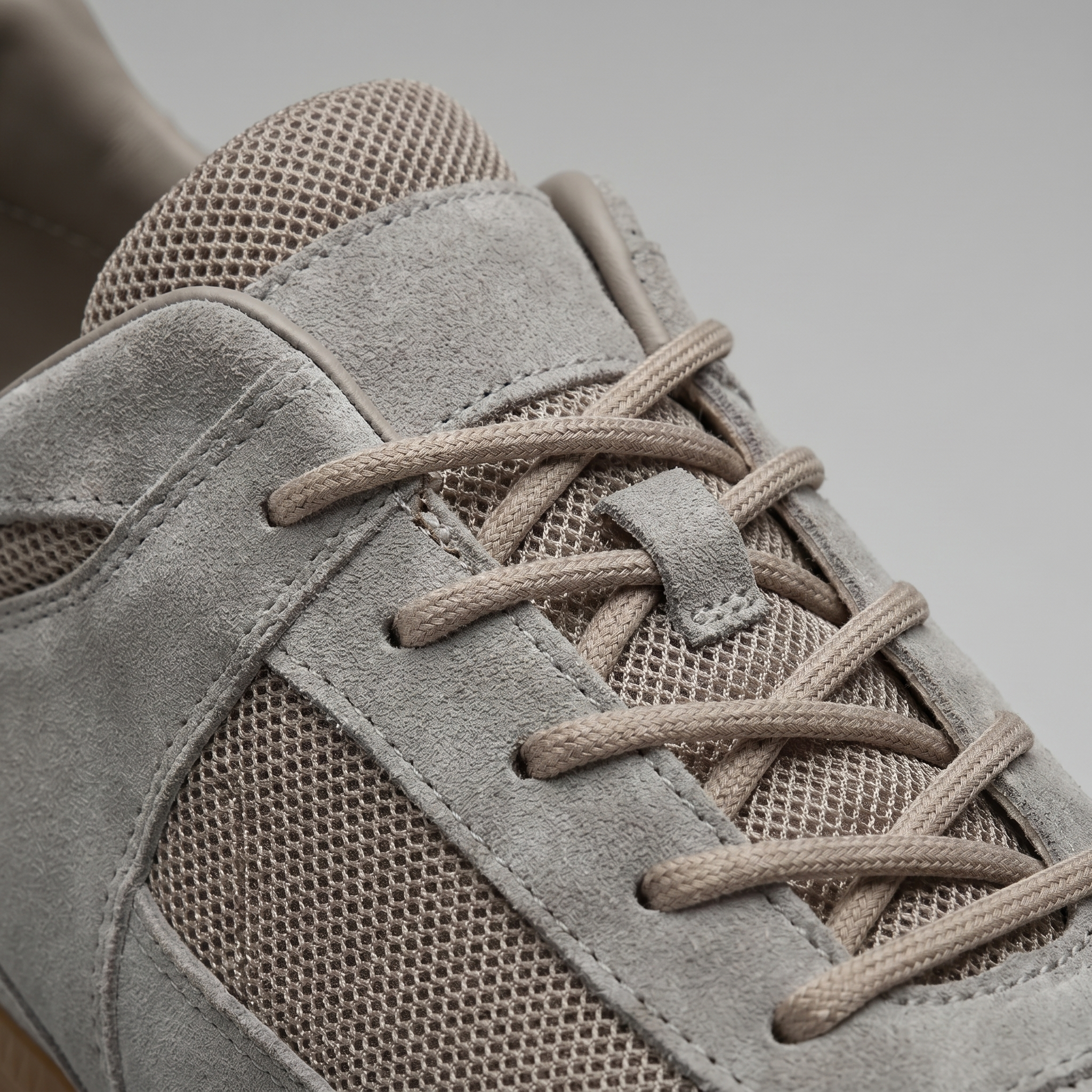 Men's Classic Low-Top Trainers
