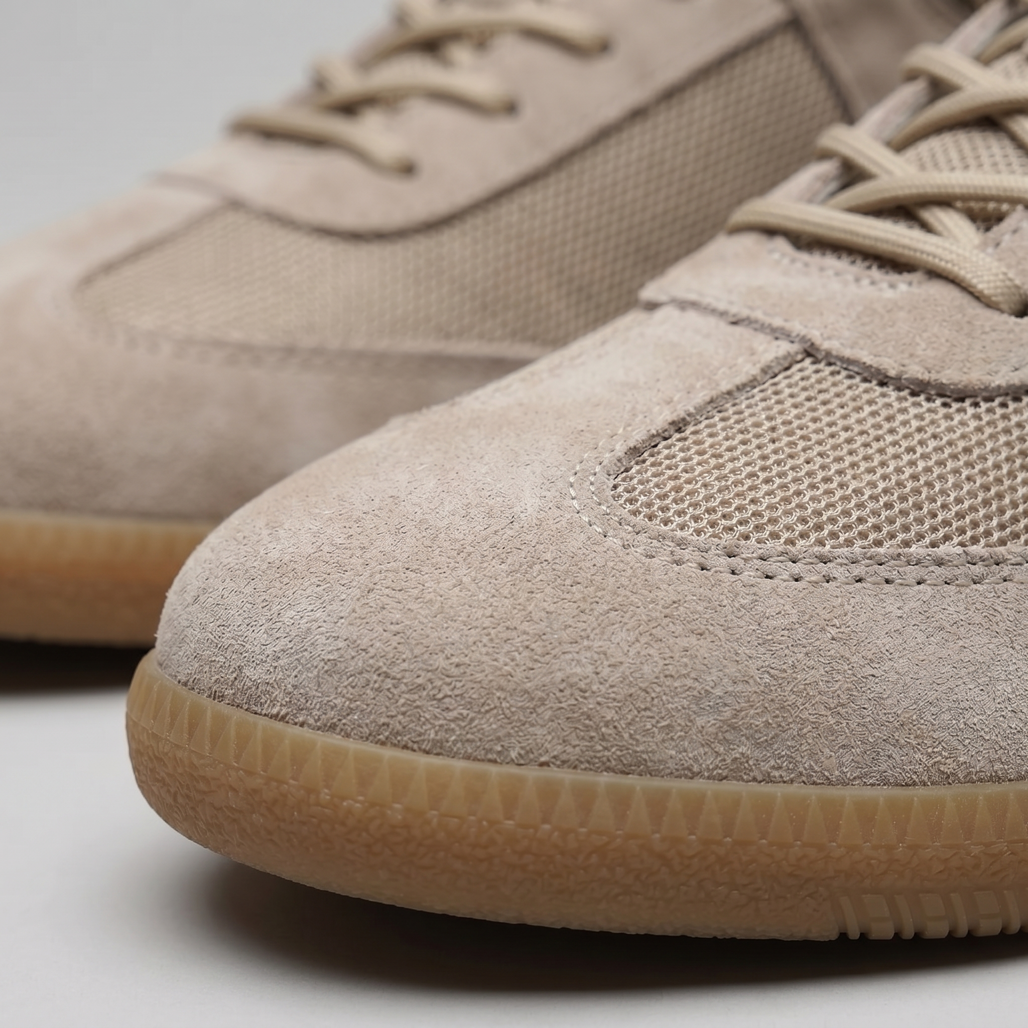 Men's Classic Low-Top Trainers