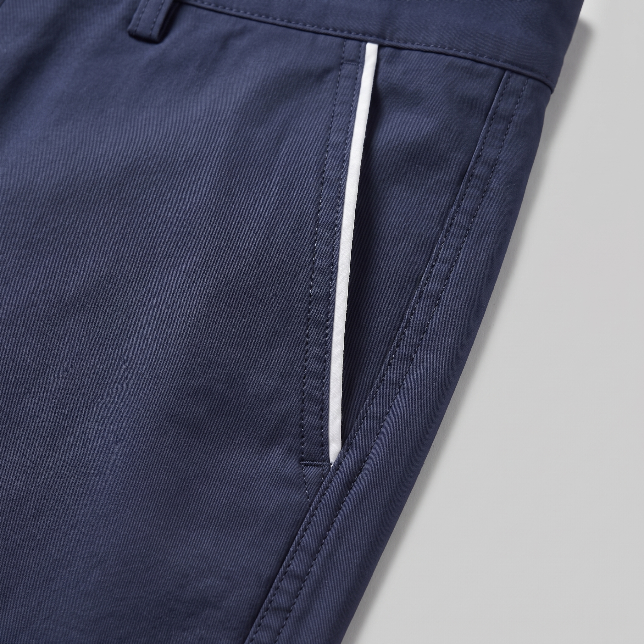 Men's Contrast Piping Chino Shorts