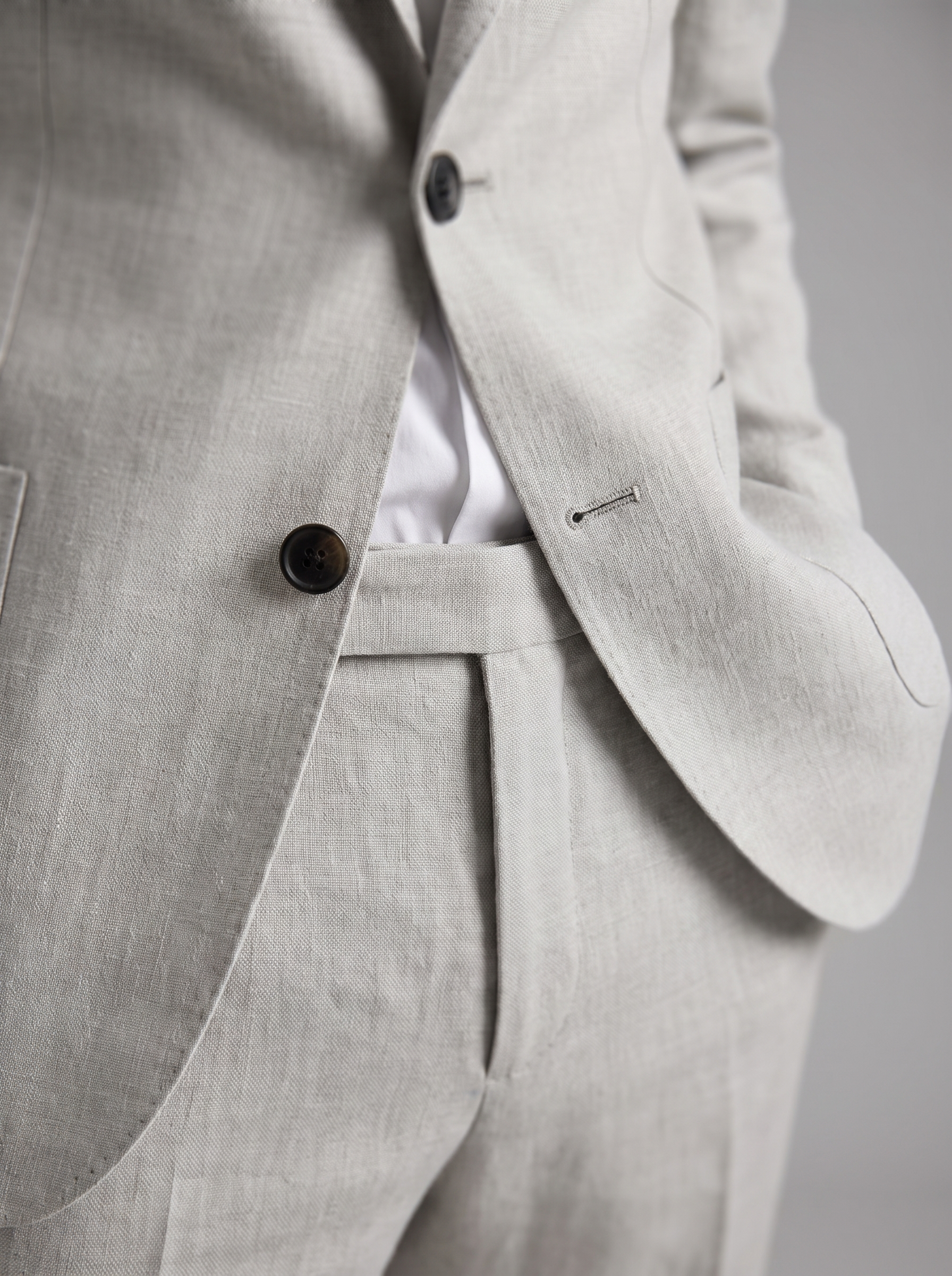 Men's Linen Slim-Fit Suit for Summer Weddings and Events