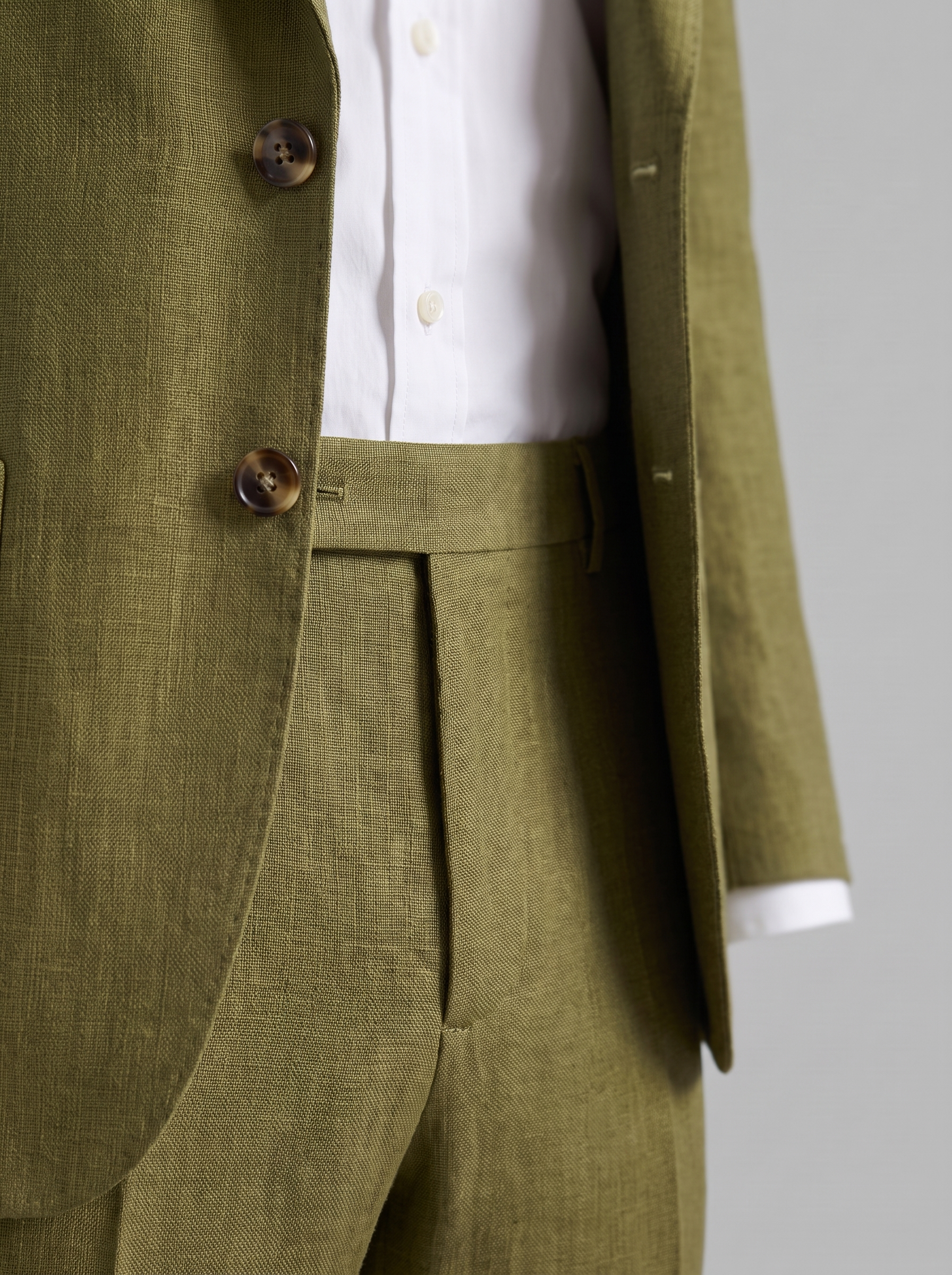 Men's Linen Slim-Fit Suit for Summer Weddings and Events