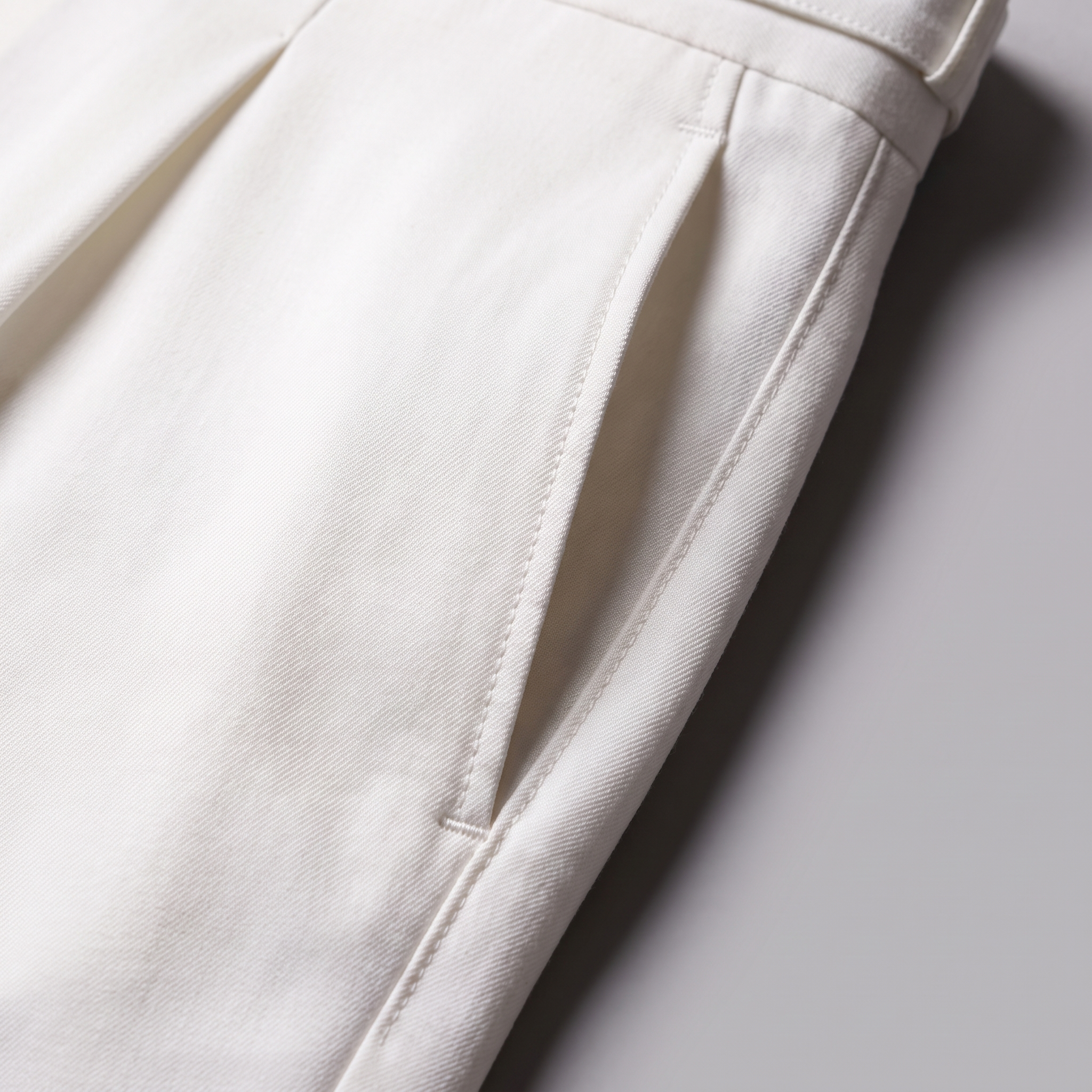 Men's Pleated Tailored Trousers with Turn-Ups