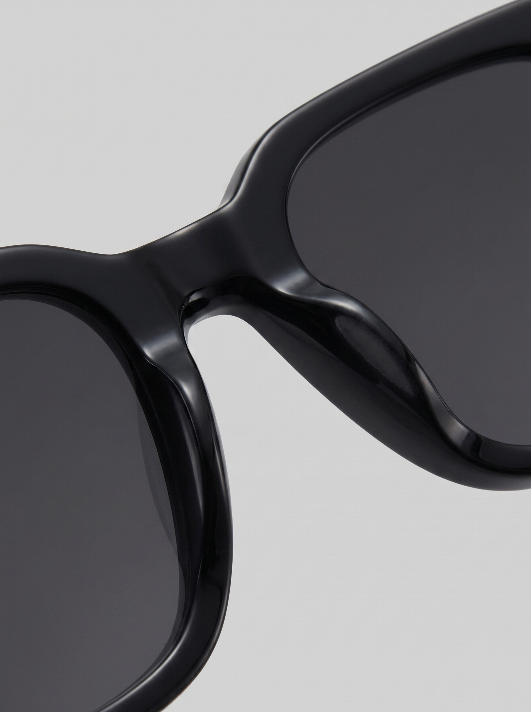 Men's Trendy Sunglasses with Dark Lenses