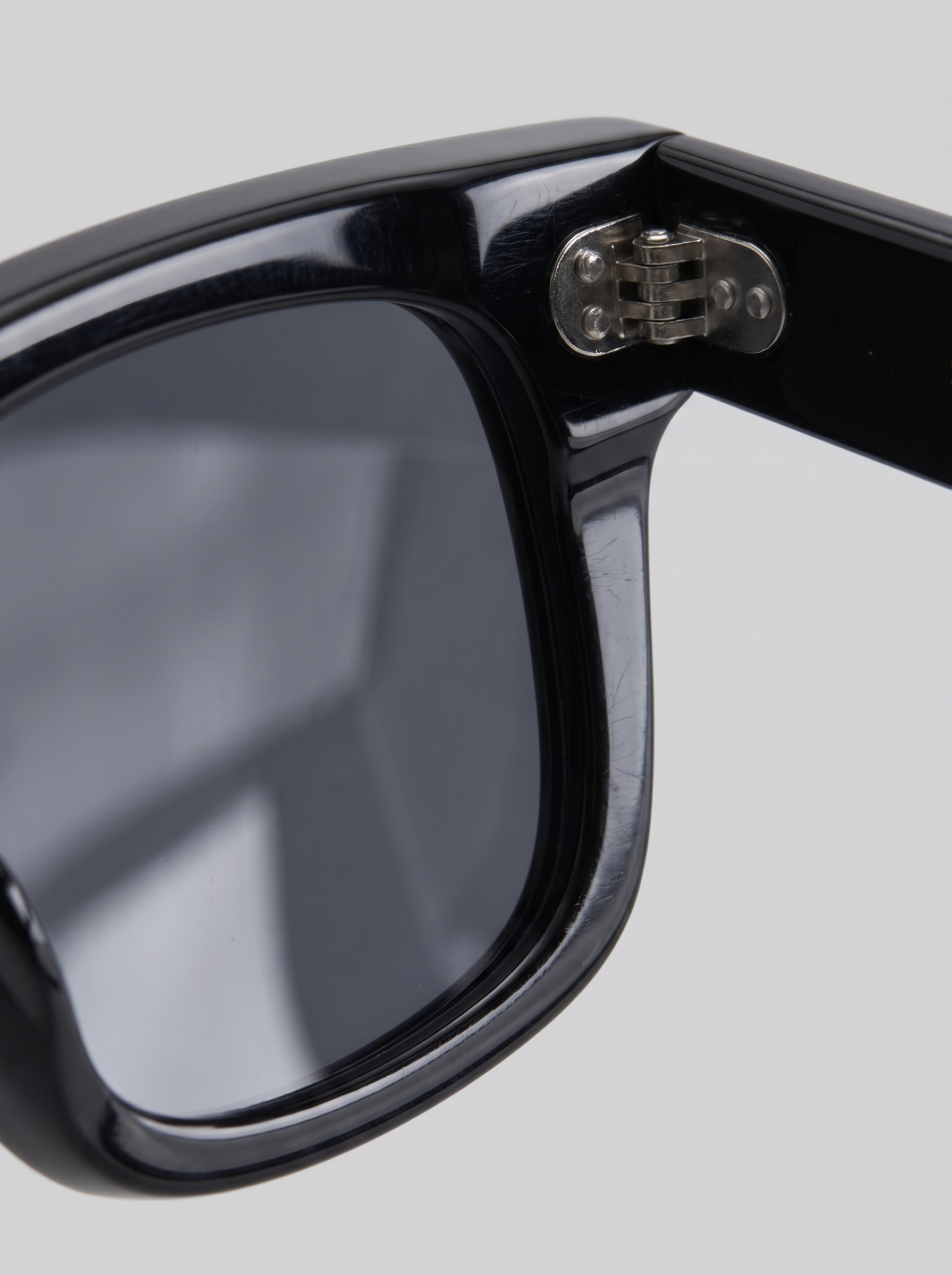 Men's Trendy Sunglasses with Dark Lenses